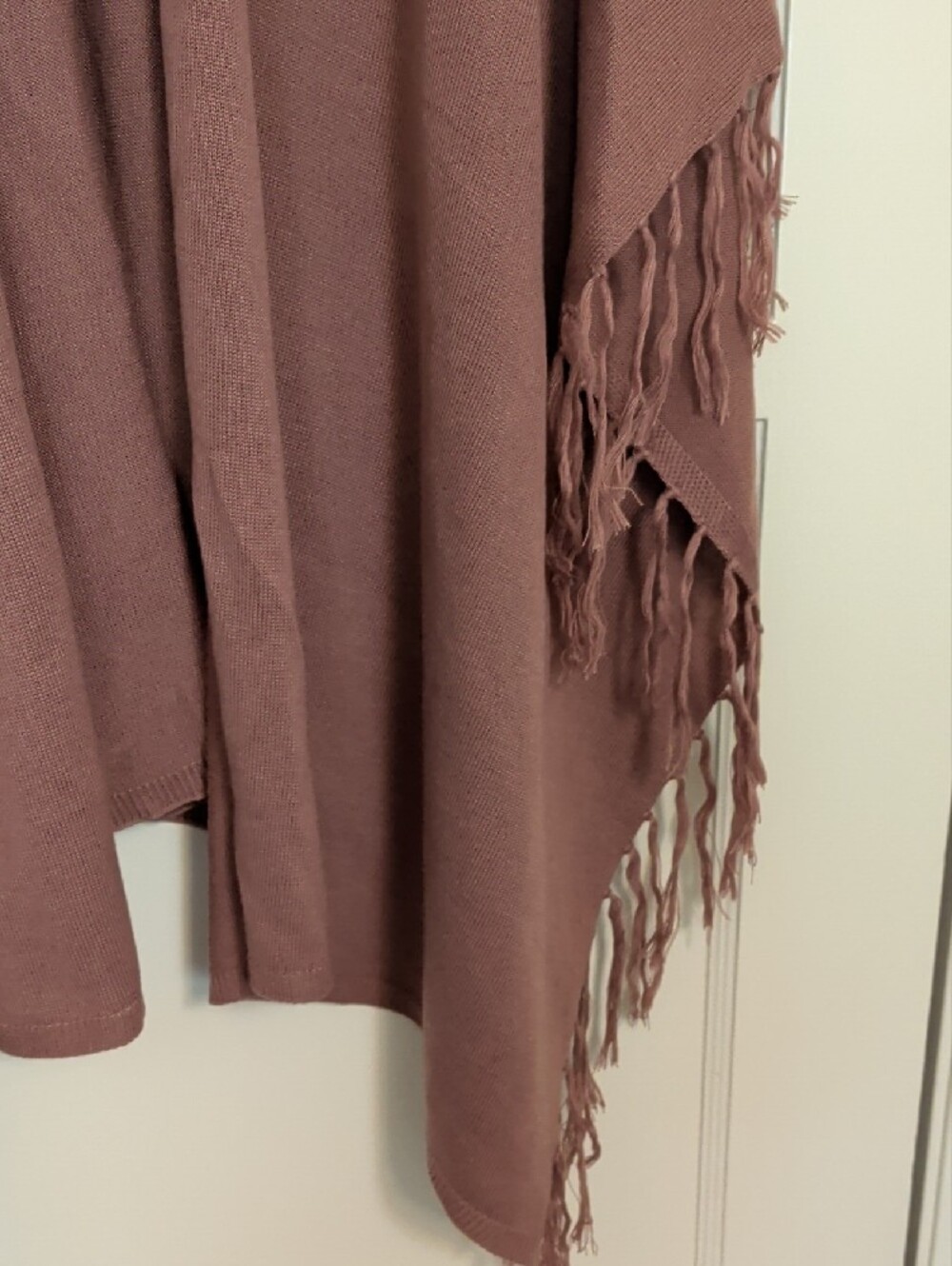 Fringed shawl - Picture 5 of 6